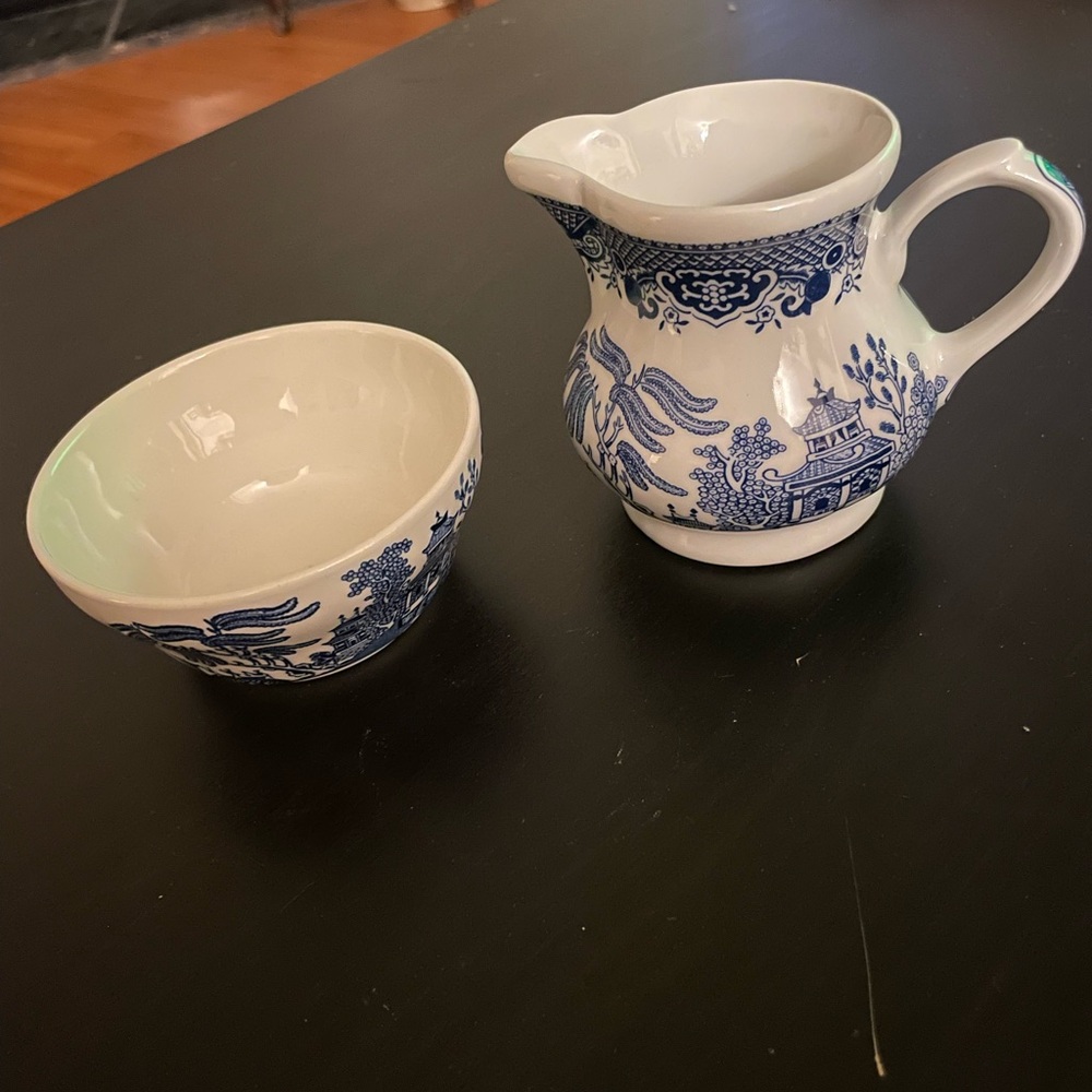 Vintage Blue Willow Sugar Bowl and Creamer
